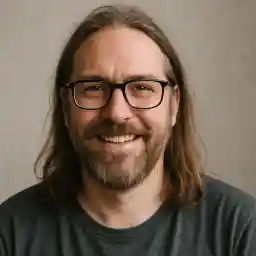 Portraitfoto von Thomas Berger aus Leipzig, der seine persönliche Erfahrung und Meinung über das NV Online Casino DE teilt.